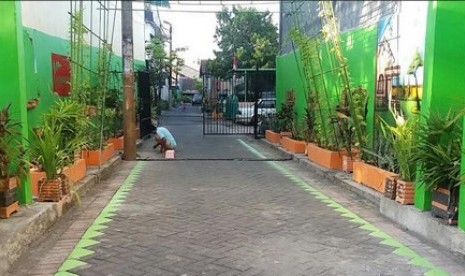 Salah satu lorong yang asri di Kota Makassar