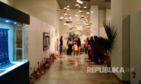 Salah satu maket arsitektur Indonesia yang ditampilkan dalam Pameran Ekskursi Arsitektur UI di Museum Nasional Indonesia, Jakarta Pusat, Kamis (30/3).