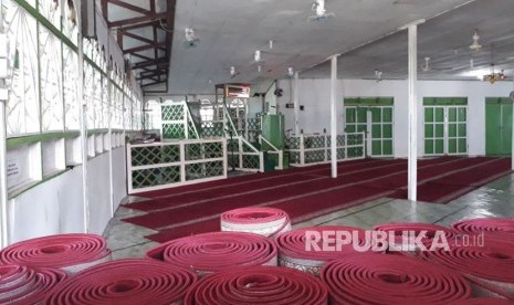 Salah satu masjid umat Islam di Jalan Sultan Hassanudin, Distrik Agats, Kabupaten Asmat, Papua, Rabu (7/2). 