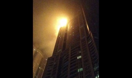 Salah satu menara tertinggi dunia, Torch, di Dubai, Uni Emirat Arab, mengalami kebakaran pada Sabtu (21/2). 