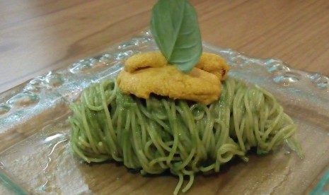 Salah satu menu pasta dengan sea urchin di AW Kitchen Plaza Indonesia