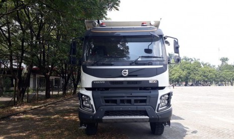 Salah satu model Truk Volvo di Indonesia, Volvo FMX di Sentul Bogor, Selasa (24/7).