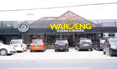 Salah satu outlet Waroeng Steak and Shake. 