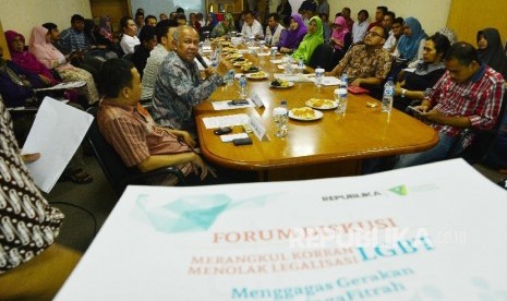 Salah satu panelis dalam diskusi, dr Fidiansyah berbicara dalam Forum Diskusi bertema Merangkul Korban Menolak Legalisasi LGBT yang digelar Republika dan Dompet Dhuafa di kantor Redaksi Republika, Jakarta, Kamis (18/2).