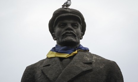 Salah satu patung Lenin di Ukraina.