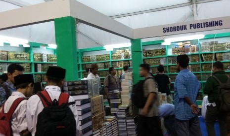 Salah satu penerbit dari Timur Tengah yang hadir di Islamic Book Fair (IBF) 2016. Pameran buku Islam tersebut digelar di Istora Senayan Jakarta, 26 Februari hingga 6 Maret 2016.