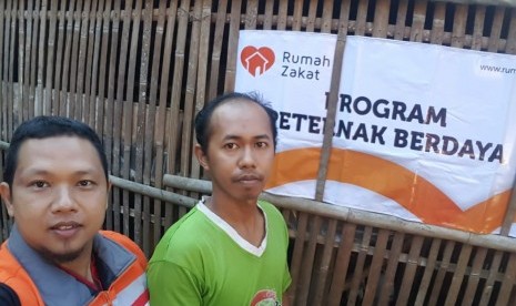 Salah satu penerima manfaat pemberdayaan ekonomi Rumah Zakat, panen perdana berlokasi di Desa Kalinongko, Kecamatan Loano, Kabupaten Purworejo. 