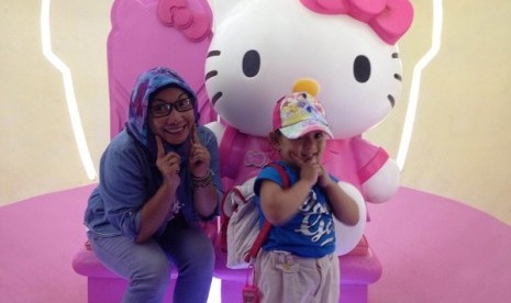 Salah satu pengunjung yang ada di wahana Hello Kitty Adventure, Dufan