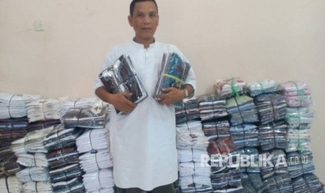 Salah satu pengusaha di Kecamatan Kawalu, Kota Tasikmalaya, Jawa Barat, Ayip Zaenal Arifin ikut merasakan dampak positif kredit dari BJB. Lewat kredit UMKM, ia bisa membangun pabrik konveksi baru.