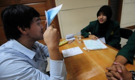 Salah satu penyandang Low Vision mengikuti Seleksi Nasional Masuk Perguruan Tinggi Negeri (SNMPTN) 