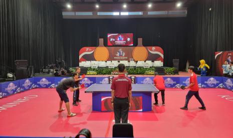 Salah satu pertandingan tenis meja turnamen Piala Menkominfo 2022 di GBK Arena, Senayan, Rabu (10/8/2022).