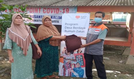 Program Jimpitan Inisiasi Rumah Zakat Bantu Warga