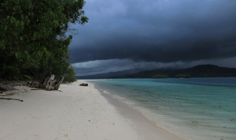 Salah satu pulau tak berpenghuni