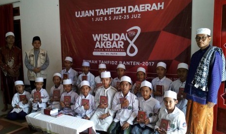 Salah satu rangkaian acara wisuda akbar PPPA Daarul Qur'an.