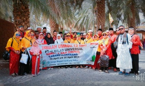 Salah satu rombongan jamaah umrah Al Bilad Tour & Travel (foto atas), Direktur Al Bilad Tour, Slamet Riyanto (foto bawah).