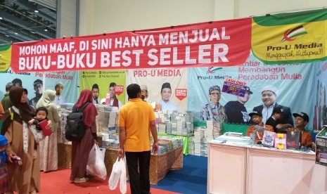 Salah satu stan di Islamic Book Fair (IBF) 2019 yang diadakan di Jakarta Convention Center (JCC) Senayan Jakarta, 27 Februari hingga 3 Maret 2019.