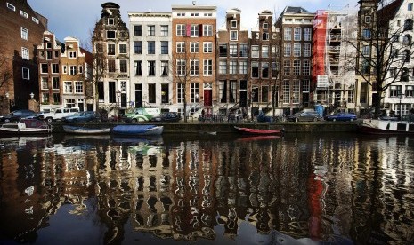 Islam merupakan agama dengan pertumbuhan cepat di Amsterdam. Salah satu sudut Kota Amsterdam, Belanda.