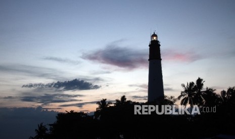 Salah satu sudut wisata Belitung Mercusuar Tanjung Kalian, Muntok.