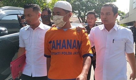 Salah satu tersangka insiden di asrama mahasiswa Papua di Surabaya Syamsul Arifin (SA).