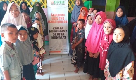 Salah satu TPQ di Ambon, Maluku, yang menerima bantuan paket pendidikan dari Laznas BMH. 