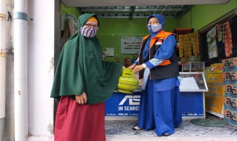 Salah satu tujuan Badan Usaha Milik Masyarakat (BUMMas) adalah menjadi wadah pemberdayaan ekonomi yang bermanfaat bagi anggotanya. Dari anggota, oleh anggota dan untuk anggota, sehingga manfaatnya bisa dirasakan seperti yang kini dirasakan anggota BUMMas Mitra Insan Mandiri, Gilingan, Banjarsari, Surakarta.