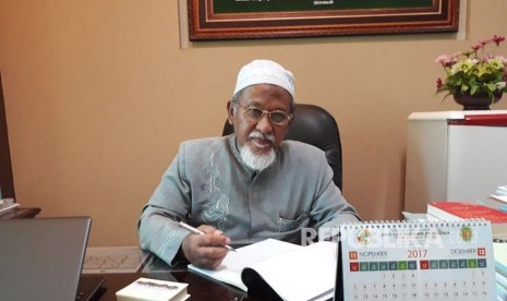 Salah seorang pendiri Koperasi Simpan Pinjam Syariah Baitul Maal wat Tamwil Usaha Gabungan Terpadu Sidogiri (BMT UGT Sidogiri) Kyai Mahmud Ali Zain