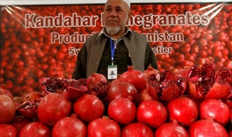 Salah seorang penjual buah di pasar Afghanistan.