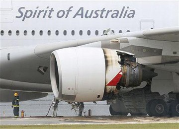 Salah satu mesin pesawat Airbus A380 milik Qantas Airways yang meledak di udara awal bulan ini. Pesawat dalam foto ini, yang telah lepas landas menuju Sydney harus kembali lagi untuk mendarat di Singapura.