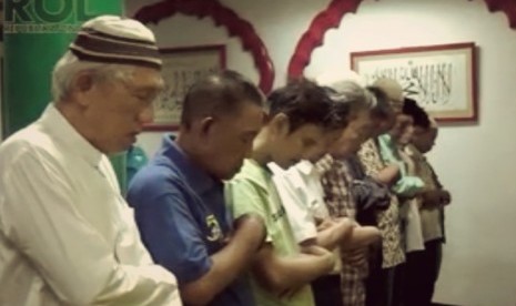 Salat gerhana di Masjid Lautze, Jakarta