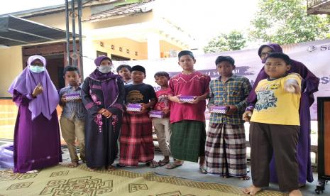 Salimah Klaten menggelar kegiatan Jumat Berkah dalam rangka Milad ke-21 Salimah.