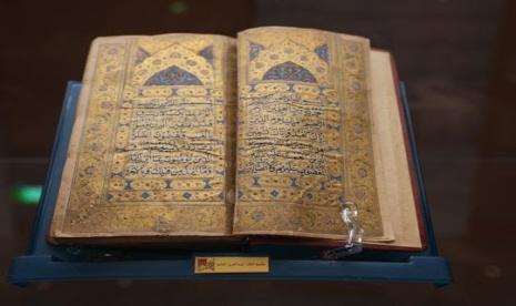 Salinan Alquran Langka Hiasi Pameran di Arab Saudi.