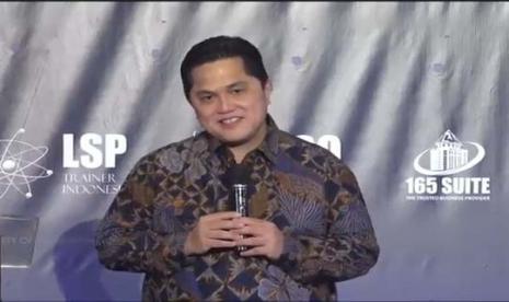 Menteri Badan Usaha Milik Negara Erick Thohir berkesempatan hadir dalam acara Milad ESQ Ke-22 secara langsung di Ruang Granada Menara 165.