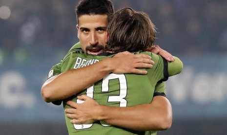 Sami Khedira merayakan gol ke gawang Chievo di Stadion Bentegodi, Verona, Ahad (27/1) dini hari WIB. 