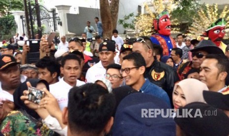 Sandiaga Uno saat hadiri Pesta Rakyat di Jalan Cicurug, Menteng, Jakarta Pusat, Jumat (5/5) petang. 