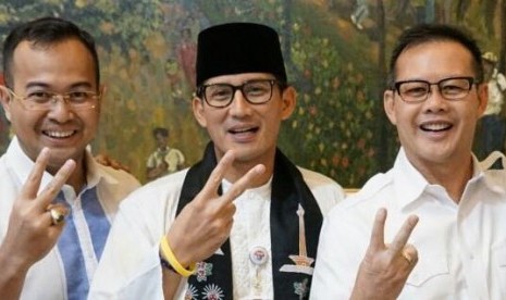 Sandiaga Uno sempat bertemu dengan Bupati Lahat Saifudin Aswari Rivai dan Walik Kta Pangkalpinang Muhammad Irwansyah di Restoran Pempek Pak Raden, Jakarta Selatan, Ahar (21/1). Aswari-Irwanyash akan maju di Pilgub Sumsel 2018.