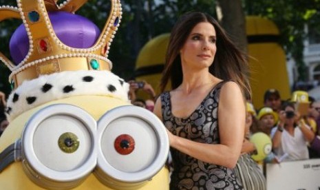 Sandra Bullock dalam premier Minions di London, Kamis (11/6).