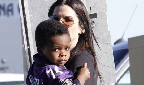 Sandra Bullock dan anak