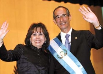 Sandra Torres dan Presiden Alvaro Colom