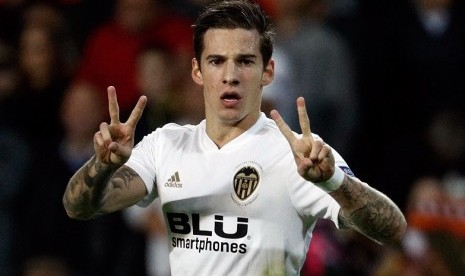 Santi Mina