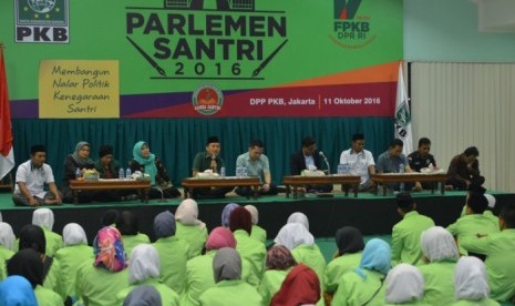 Santri dalam kegiatan Parlemen Santri di Jakarta, Selasa (11/10)