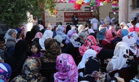 Santri PPPA Daarul Quran cabang Gaza menyetorkan hafalan 10 juz.