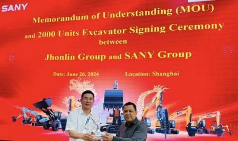 Sany Group meneken MoU dengan Jhonlin Group menyediakan 2.000 ekskavator senilai Rp 4 triliun untuk program pertanian di Papua.