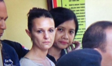 Sara Connor dipindahkan dari tahanan Kepolisian Denpasar. 