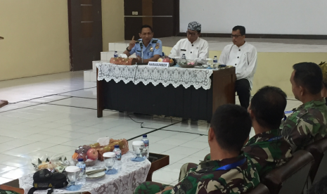 Sarasehan di Landasan Udara (Lanud) Wiriadinata Tasikmalaya, Jawa Barat pada Kamis (27/9). Sarasehan yang digelar oleh Tentara Nasional Indonesia (TNI) Angkatan Udara (AU) ini melibatkan petani, Dinas Pertanian dan Dinas Ketahanan Pangan Tasikmalaya.