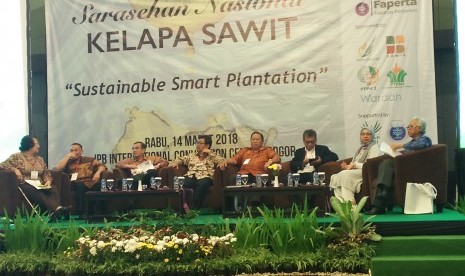 Sarasehan Nasional Kelapa Sawit, (14/3) di IPB International Convention Center (IICC). Tema sarasehan ini adalah “Sustainable Smart Plantation”.