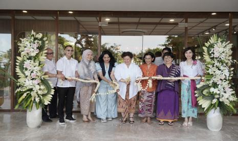 Sarinah, perusahaan ritel milik InJourney, secara resmi membuka retail store keduanya di Bali pada hari ini, yang terletak di Bali Beach Hotel, The Heritage Collection, Sanur.