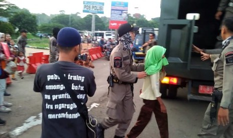 Wali Kota Makassar Segera Tertibkan Gepeng dan Anak Jalanan. Ilustrasi razia anak jalanan, gelandangan dan pengemis.