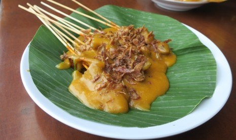 Satai Padang dari menu Sepiring Padang di Kelapa Gading, Jakarta Utara.