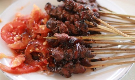 Sate maranggi asal Purwakarta. Sate maranggi saat ini sedang dipersiapkan go internasional. (Republika/Edi Yusuf)