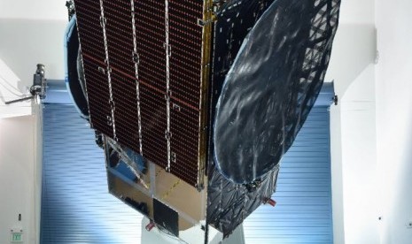 Satelit Merah Putih milik Telkom saat berada di pabrik SSL. Saat ini, satelit sudah berada di lokasi peluncuran SpaceX, Cape Canaveral Air Force Station, Florida. Satelit Merah Putih rencananya akan diluncurkan menuju slot orbit pada 4 Agustus 2018.